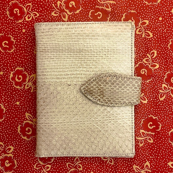 Vintage SnakeSkin Wallet - Picture 3 of 11